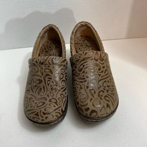 b.o.c.® Peggy Clog, size 7m